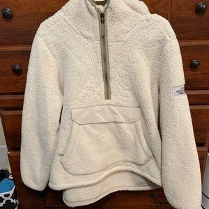 North face 1/4 zip •Size XL•